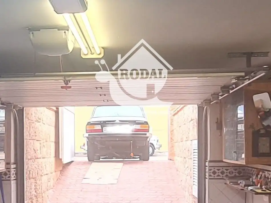 Parkplatz von Einfamilien-Reihenhaus zum Verkauf in Huércal de Almería mit Klimaanlage, Heizung und Terrasse