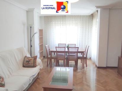 Living room of Flat for sale in Salamanca Capital  with Heating, Parquet flooring and Terrace