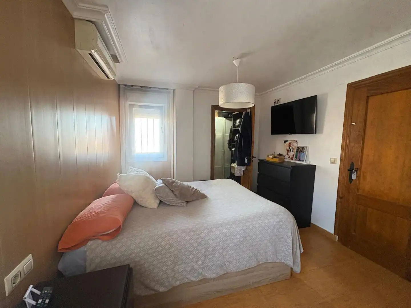 Bedroom of Flat for sale in Algeciras  with Air Conditioner and Heating