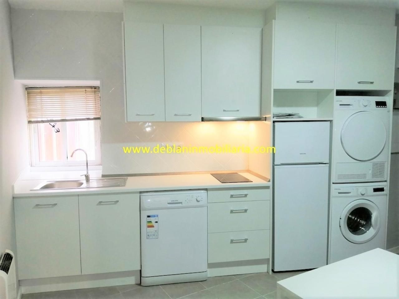 Kitchen of House or chalet to rent in Tui  with Heating, Furnished and Balcony