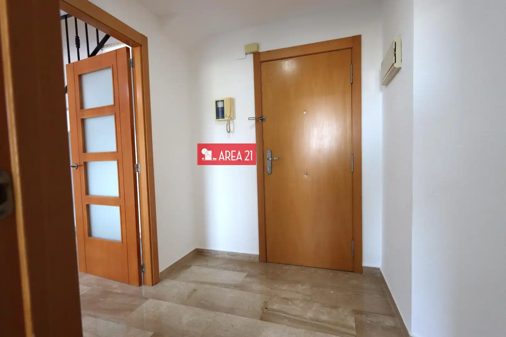 Duplexes for rent in La Pobla de Vallbona  with Balcony