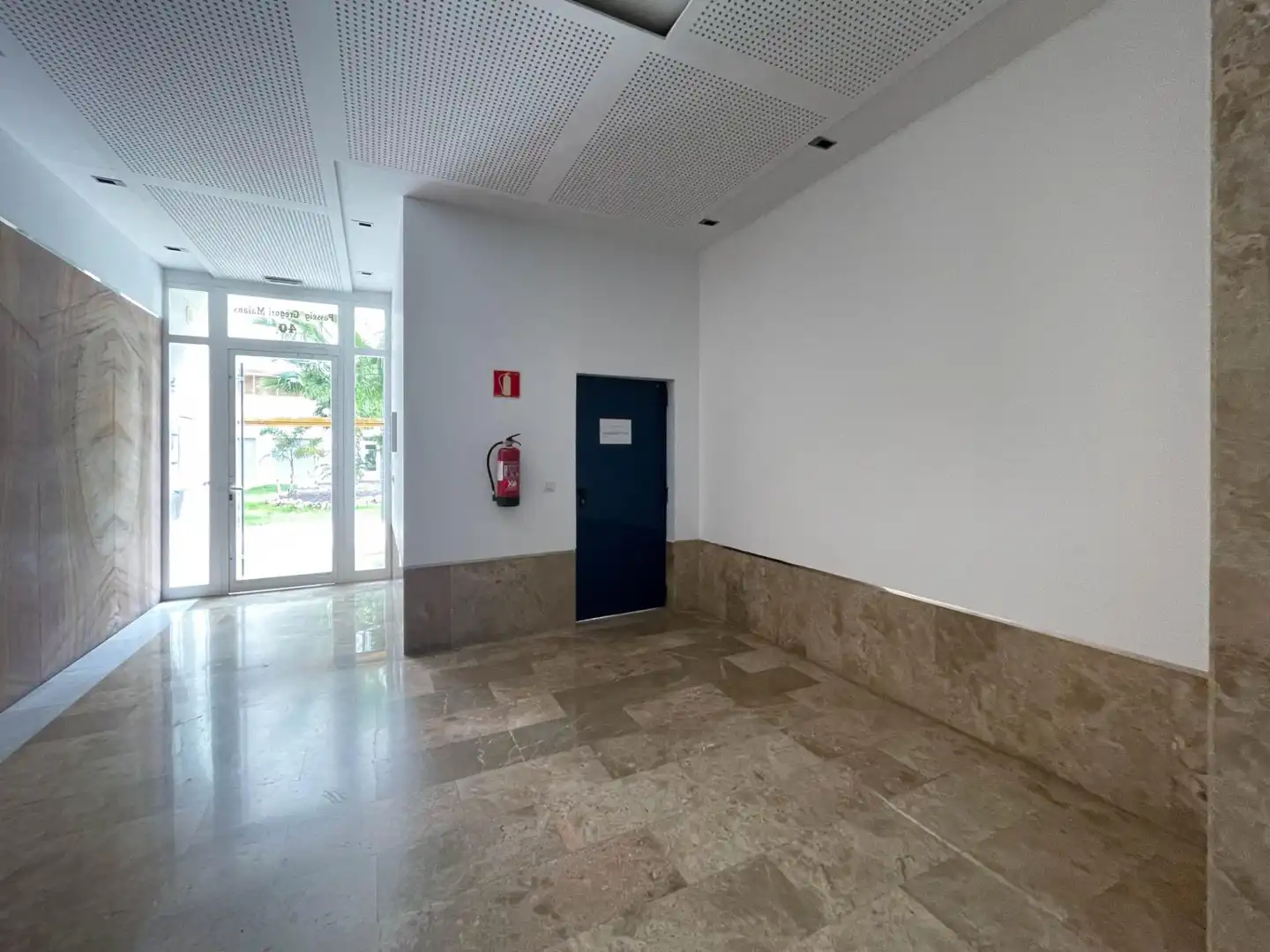 Local de alquiler en Oliva con Aire acondicionado y Amueblado