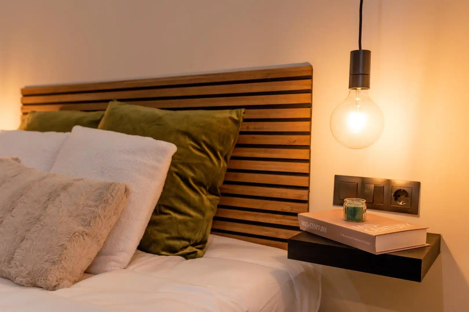 Habitación de Apartamento en venta en Granada con Aire acondicionado y Calefacción
