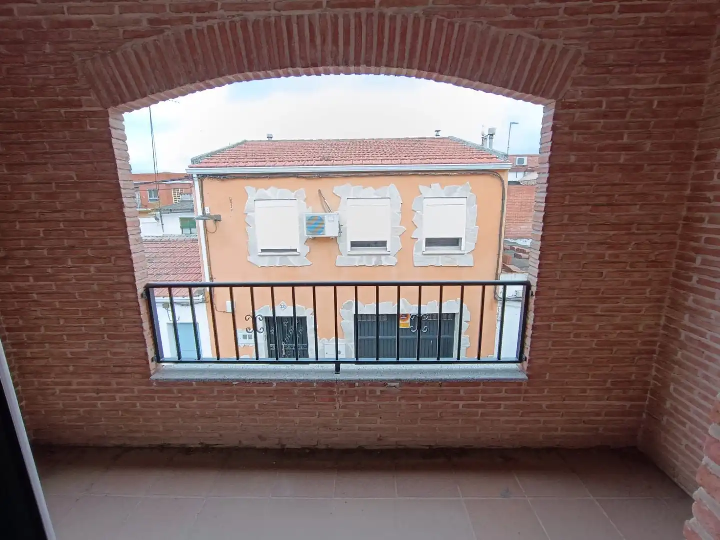 Terrasse von Einfamilien-Reihenhaus zum Verkauf in Talavera de la Reina mit Abstellraum