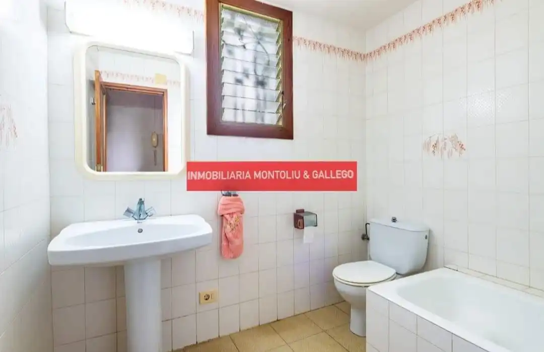 Baño de Casa o chalet en venta en Castellón de la Plana / Castelló de la Plana con Jardín privado, Terraza y Piscina