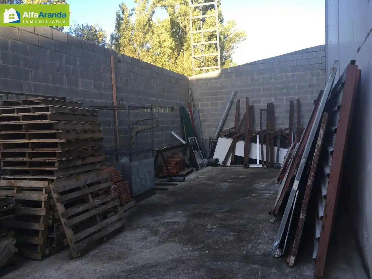 Aparcament de Nau industrial en venda en Aranda de Duero