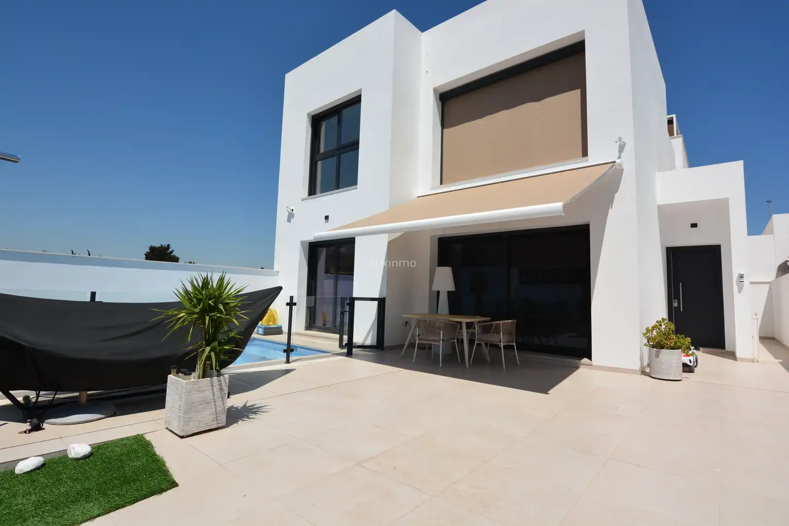 Vista exterior de Casa o xalet en venda en Formentera del Segura amb Aire condicionat, Terrassa i Traster