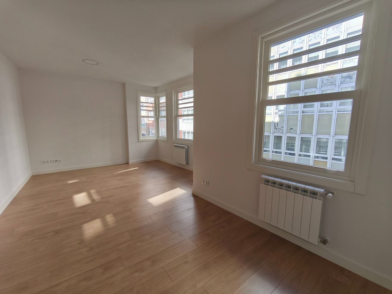 Sala d'estar de Pis de lloguer en A Coruña Capital  amb Calefacció