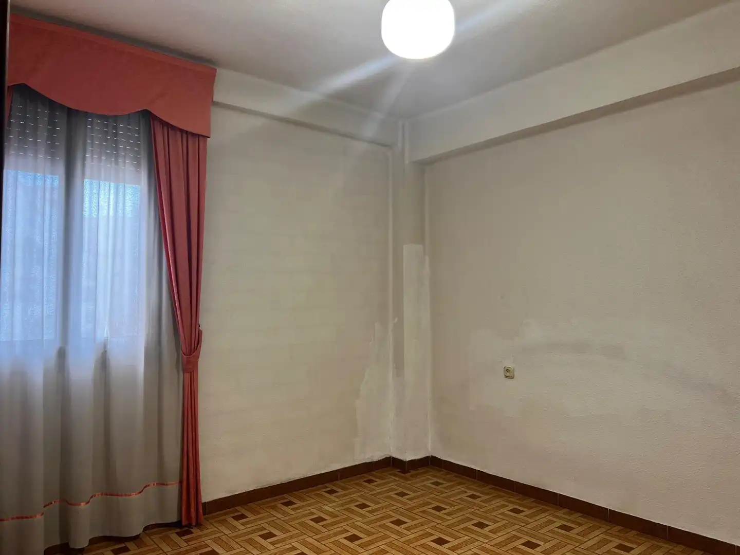 Bedroom of Flat for sale in Valencia  with Air Conditioner and Alarm
