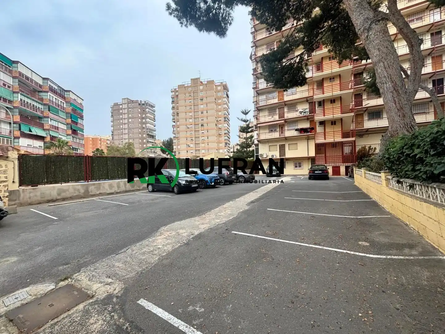 Aparcament de Pis de lloguer en Alicante / Alacant amb Moblat i Piscina comunitària