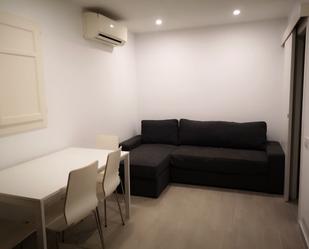 Sala d'estar de Apartament de lloguer en  Barcelona Capital amb Aire condicionat i Terrassa