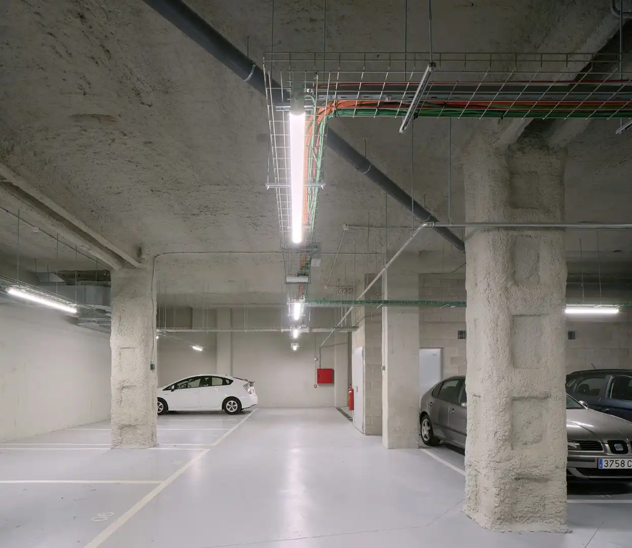 Parking de Piso en venta en Santa Coloma de Gramenet con Aire acondicionado, Calefacción y Terraza