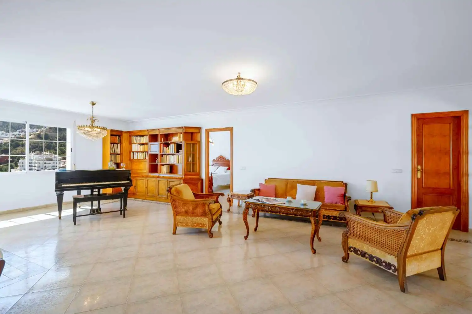 Sala de estar de Casa o chalet en venta en Almuñécar con Calefacción, Terraza y Trastero
