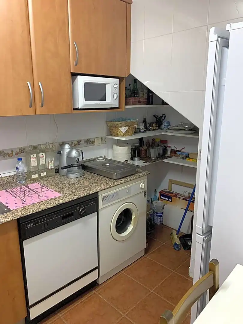Cuina de Casa o xalet en venda en  Logroño amb Calefacció, Parquet i Terrassa