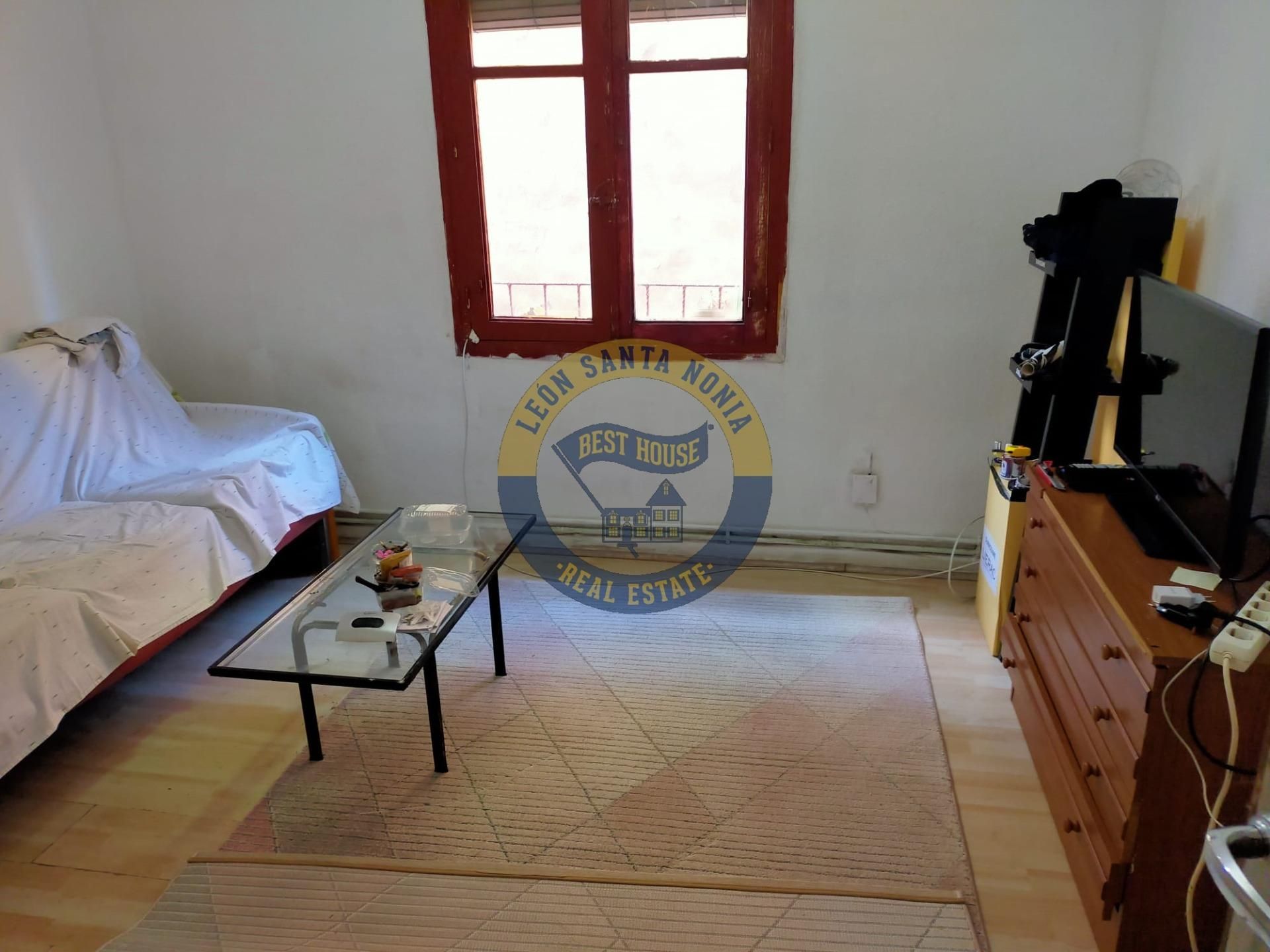 Sala de estar de Apartamento en venta en León Capital  con Trastero