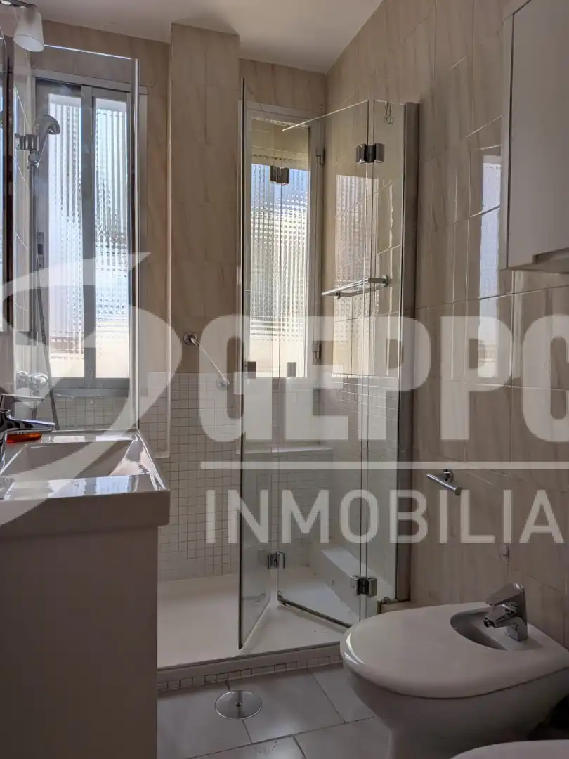 Badezimmer von Wohnung zur Miete in Madrid mit Klimaanlage, Heizung und Möbliert