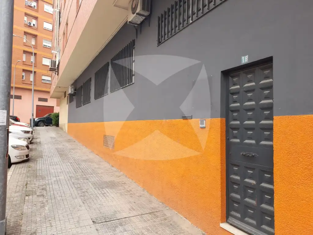Vista exterior de Local de lloguer en Santa Marina