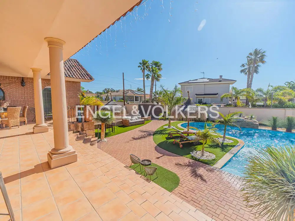 Terrace of Houses for sale in San Vicente del Raspeig / Sant Vicent del Raspeig  with Air Conditioner, Heating and Private garden