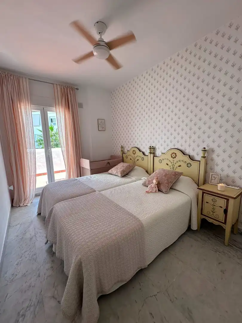 Habitación de Apartamento de alquiler en Marbella con Aire acondicionado, Amueblado y Piscina comunitaria
