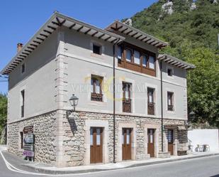 Building for sale in Niserias, Peñamellera Alta