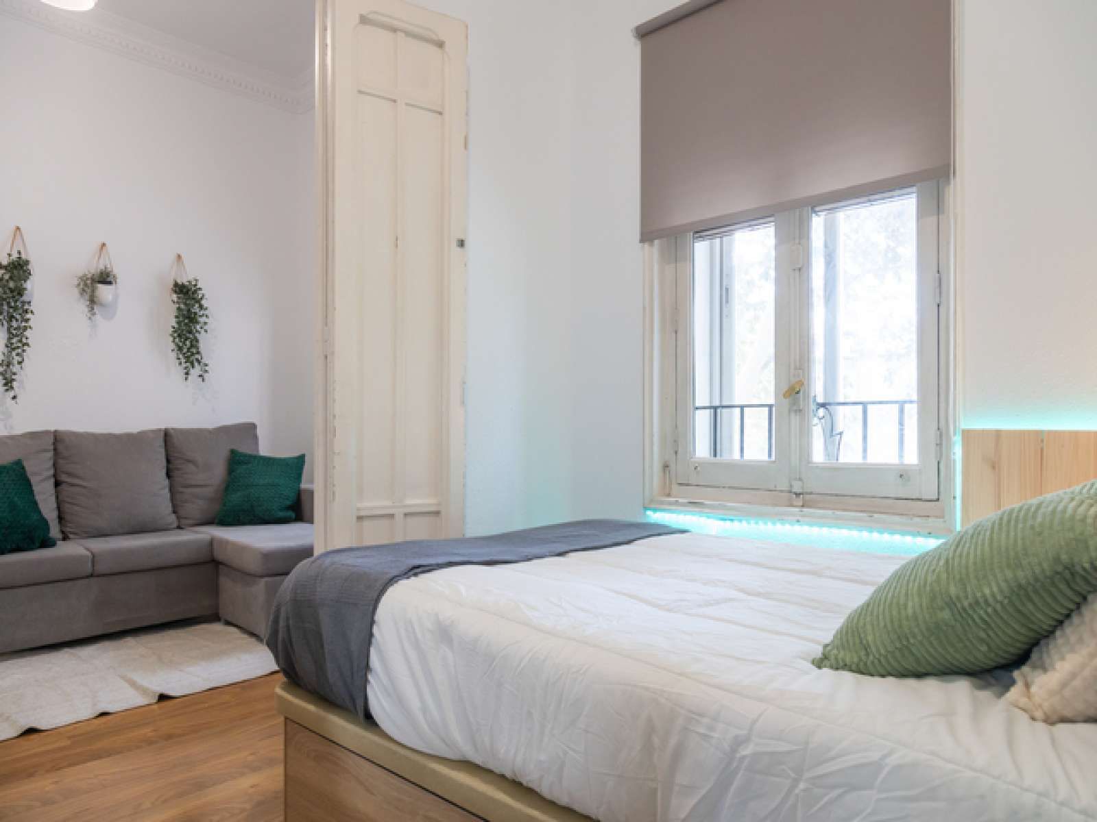 Bedroom of Flat to share in  Madrid Capital  with Air Conditioner and Terrace
