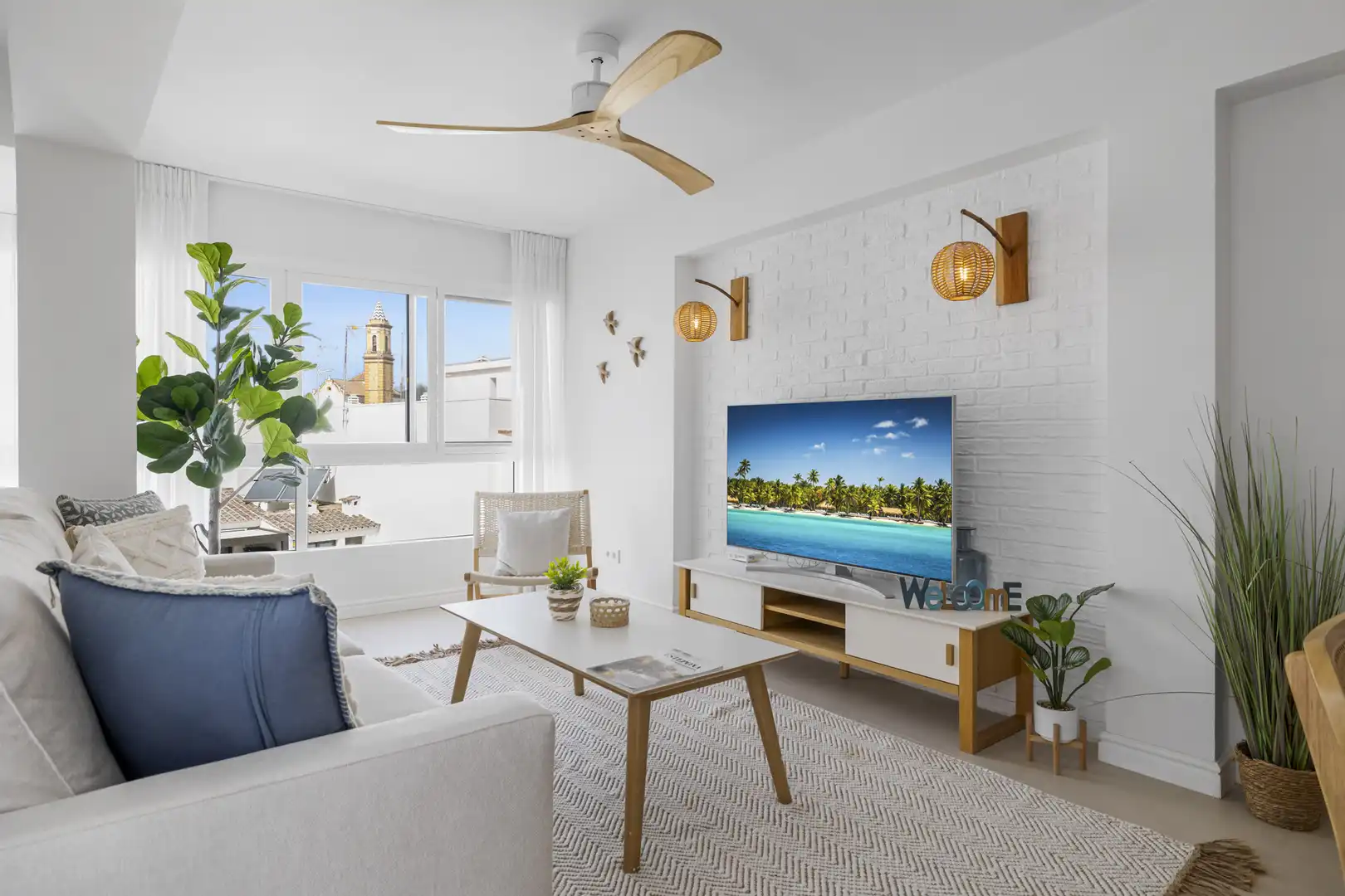 Sala d'estar de Apartament en venda en Estepona amb Aire condicionat