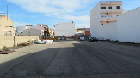 Parcela urbana edificable, céntrica y muy bien ubicada, dando a tres calles