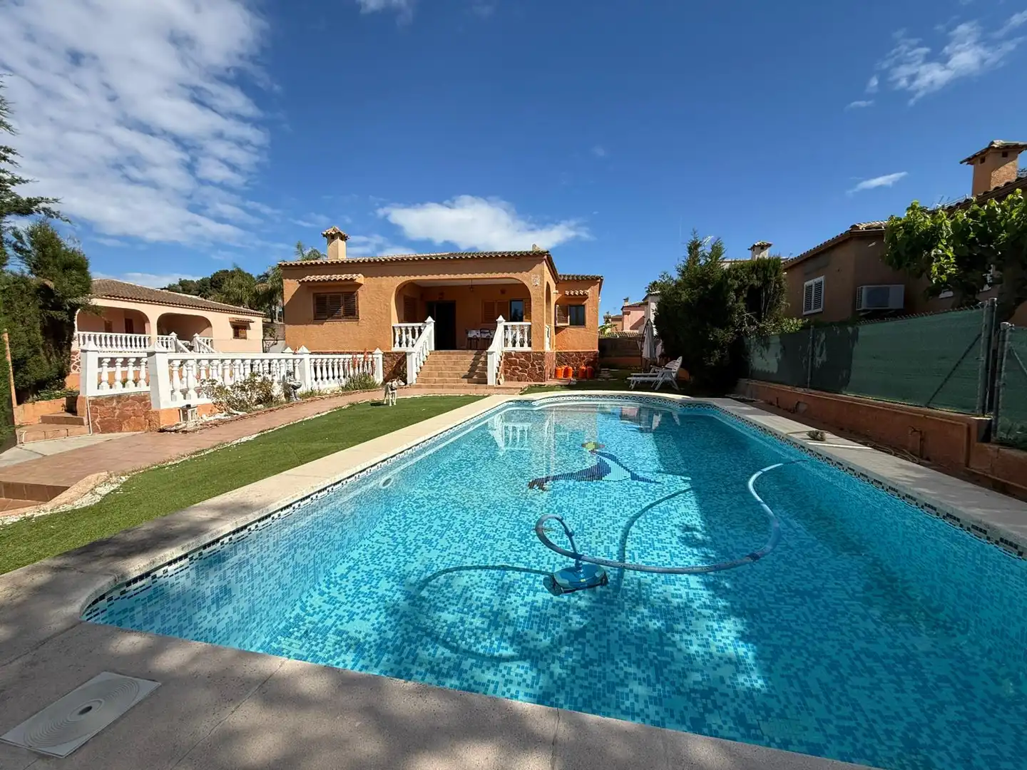 Swimming pool of Houses for sale in La Pobla de Vallbona  with Air Conditioner, Heating and Oven