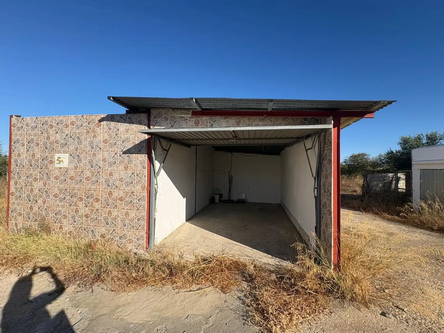 Vista exterior de Casa o xalet en venda en Chiclana de la Frontera amb Aire condicionat, Jardí privat i Piscina