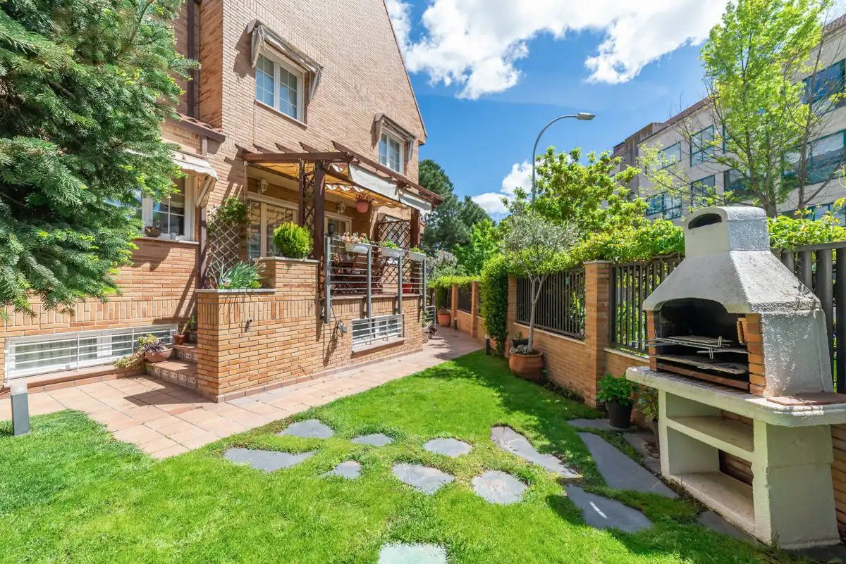 Jardín de Casa adosada en venta en Pinto con Aire acondicionado, Calefacción y Jardín privado