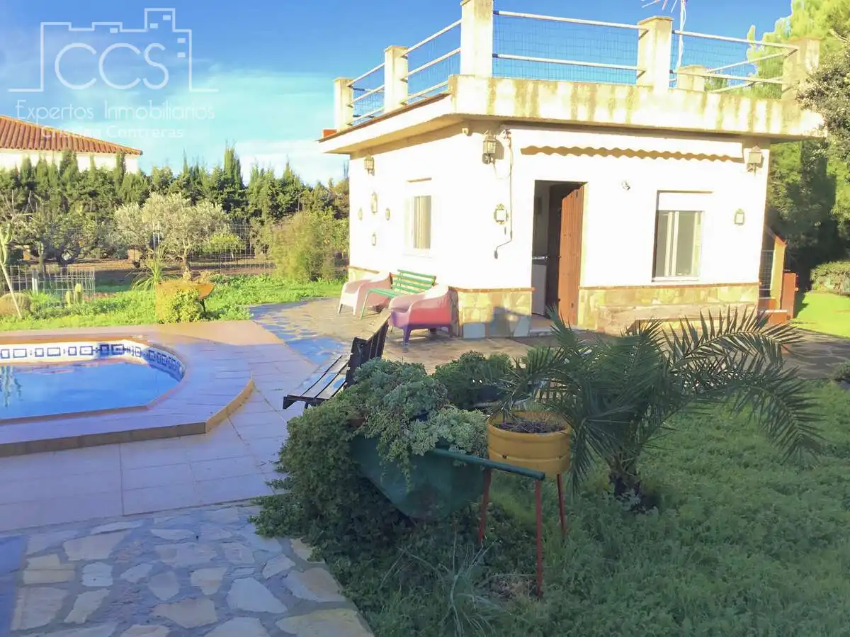 Jardín de Casa o chalet en venta en Sevilla con Aire acondicionado, Trastero y Piscina