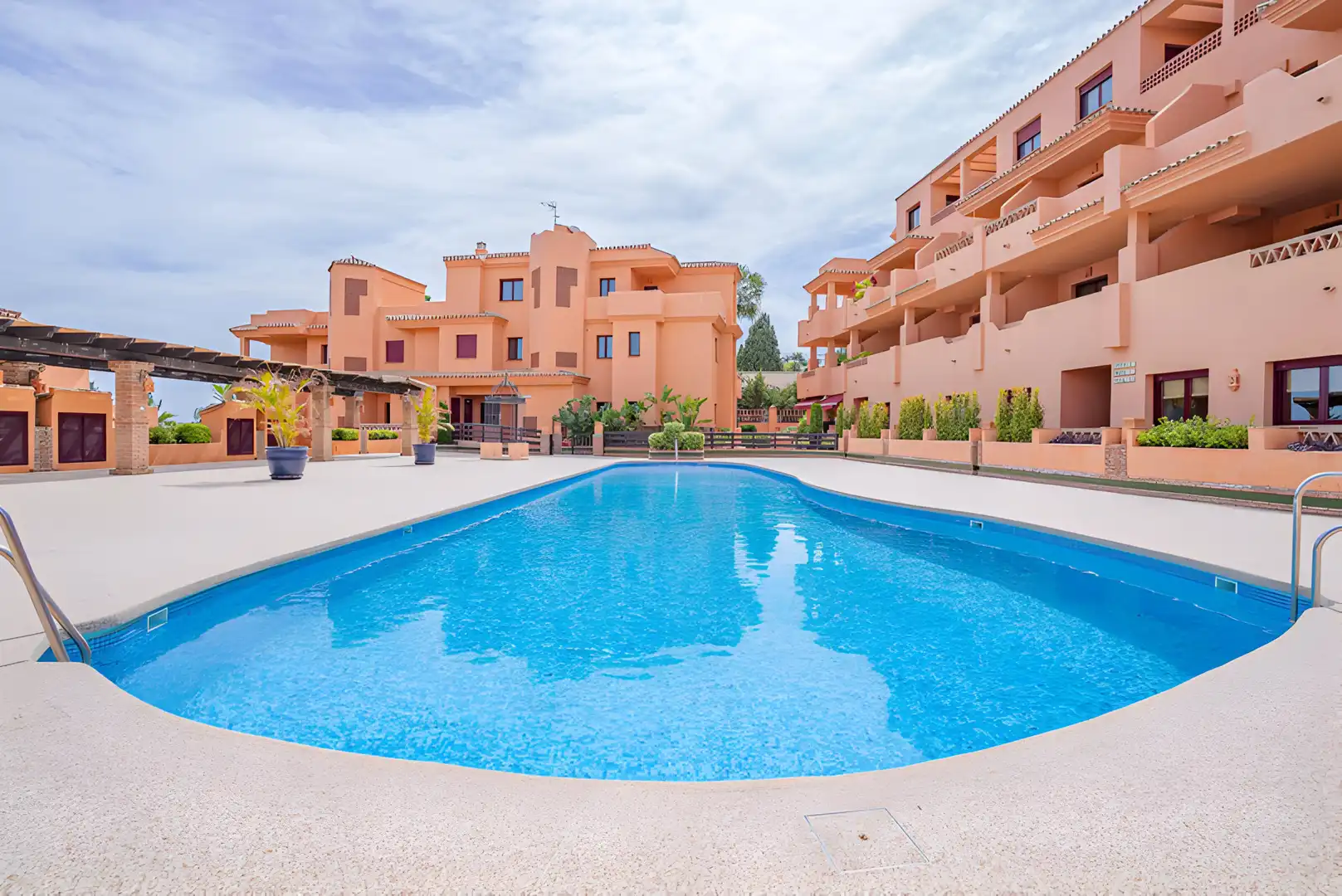 Piscina de Àtic en venda en Estepona amb Aire condicionat, Terrassa i Traster