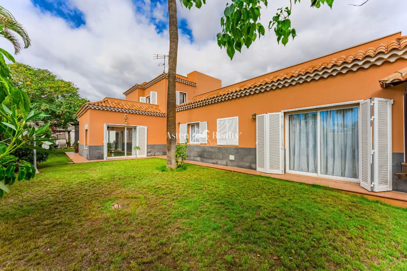 Exterior view of Houses for sale in Adeje  with Air Conditioner, Heating and Terrace