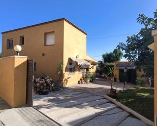 Vista exterior de Casa o xalet en venda en Cubelles amb Terrassa