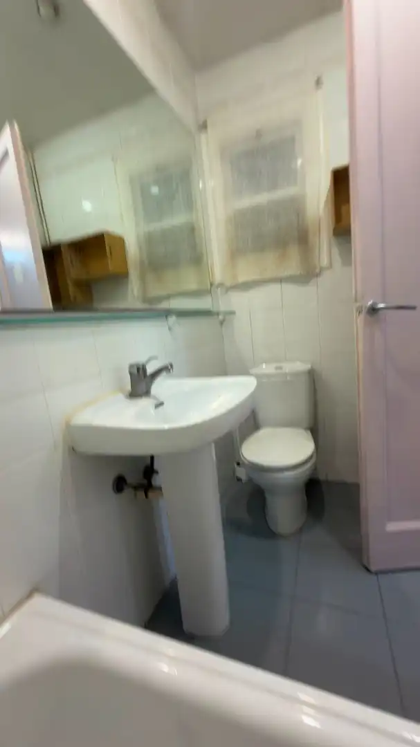 Baño de Piso en venta en Barcelona con Calefacción, Parquet y Trastero