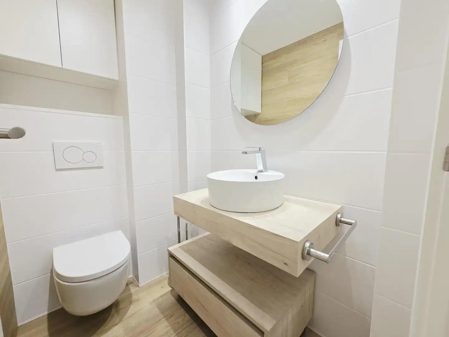 Bathroom of Flat for rent in Valencia  with Parquet flooring and Terrace