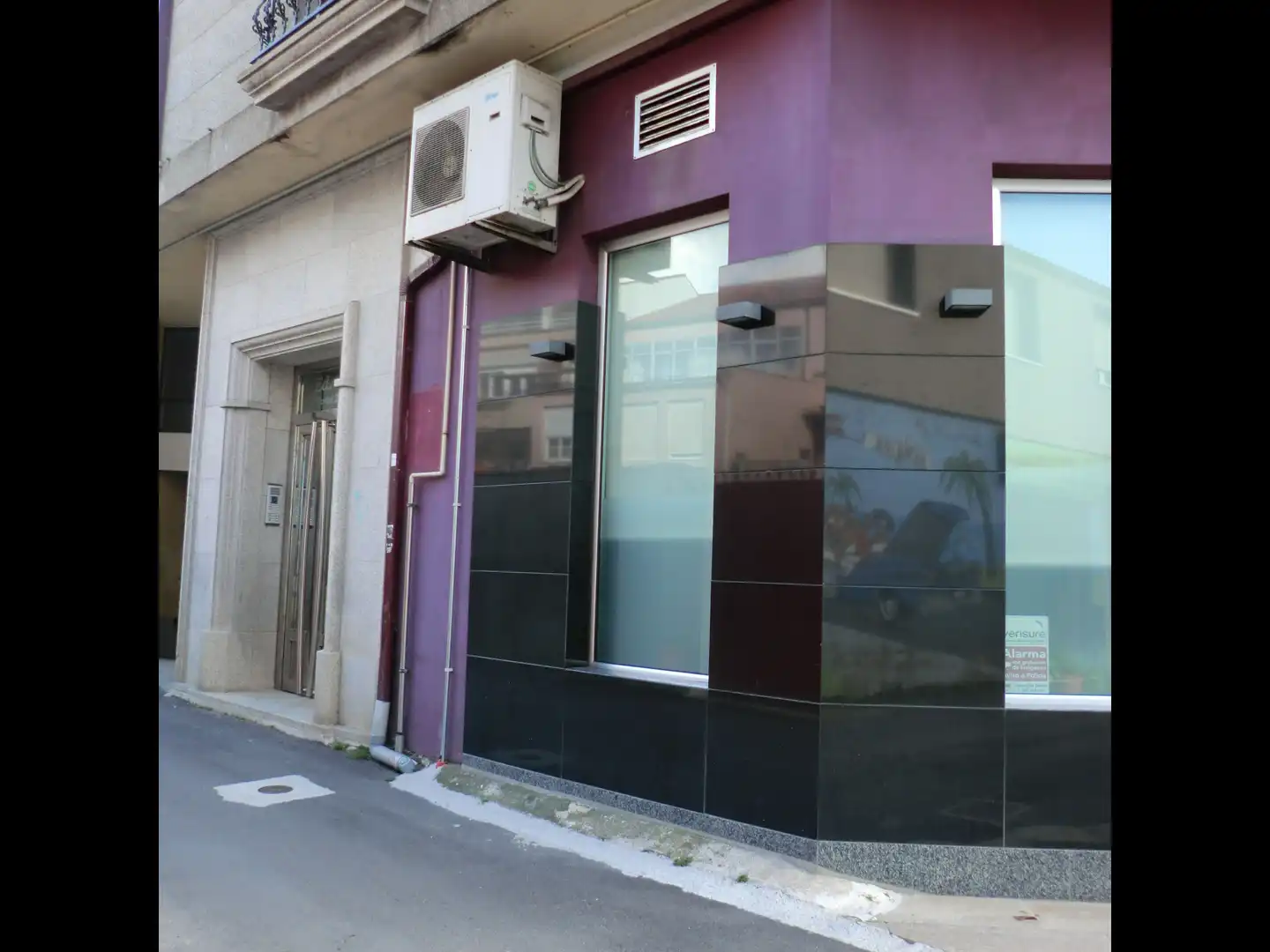 Exterior view of Office for sale in Negreira