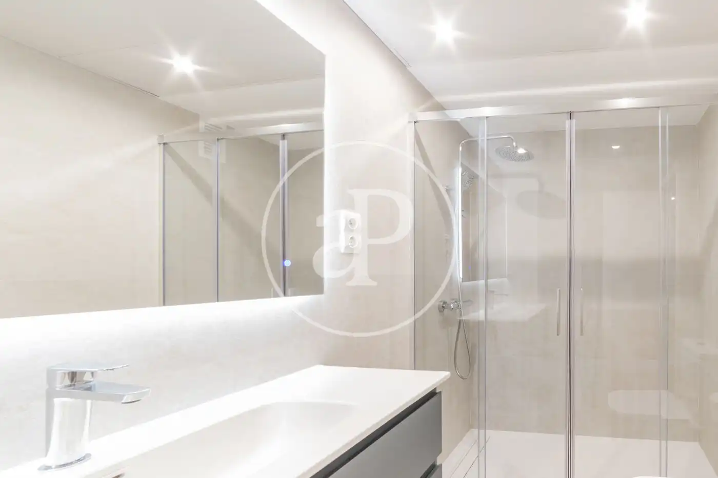 Flat for rent in C/ del Maestro Guerrero, Universidad - Malasaña