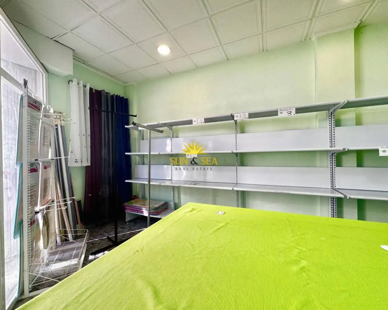 Schlafzimmer von Geschaftsraum zum Verkauf in Pilar de la Horadada mit Klimaanlage