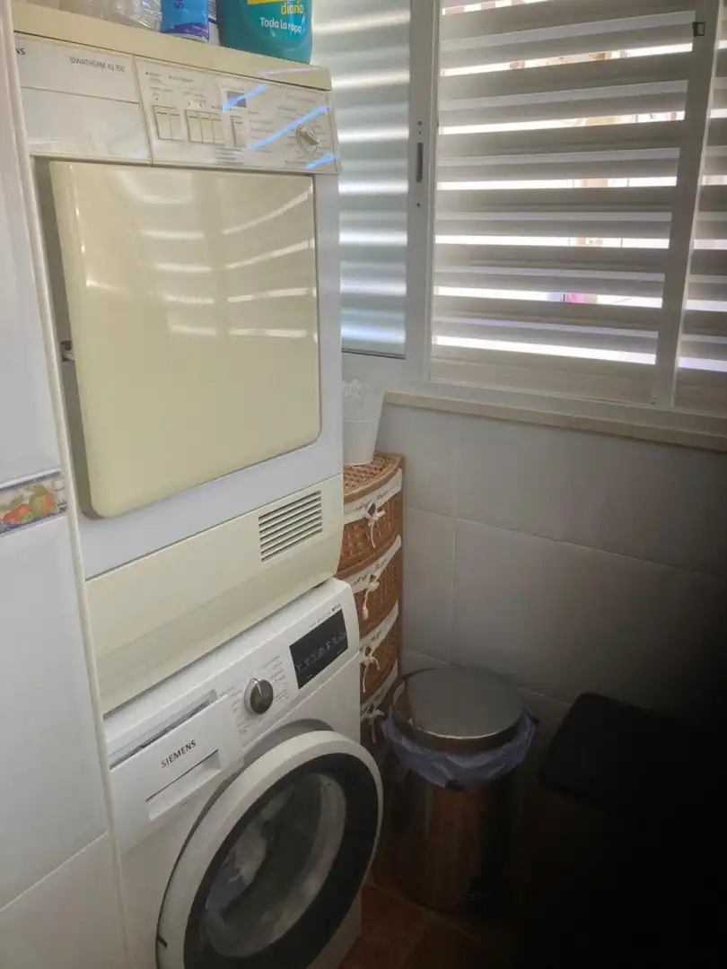 Habitación en El Cónsul - Ciudad Universitaria - El Romeral