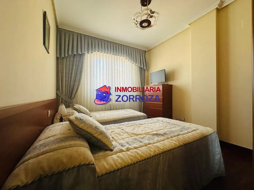Piso en venta en Calle Los Caserios, Centro