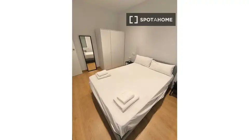 Habitación de Piso para compartir en Madrid con Aire acondicionado, Calefacción y Amueblado
