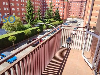 Exterior view of Flat for sale in León Capital   with Terrace and Balcony