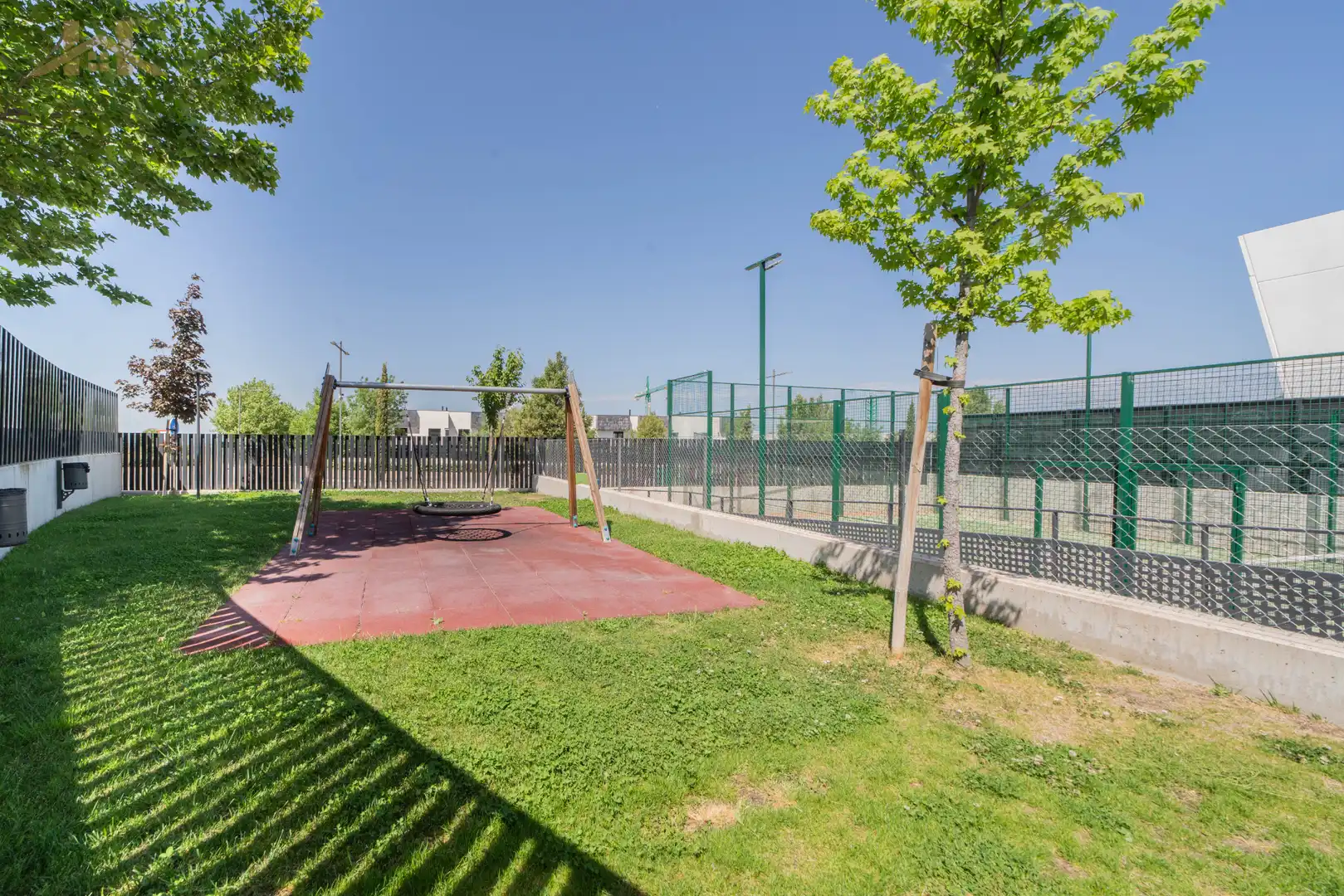Terrassa de Casa o xalet en venda en Boadilla del Monte amb Calefacció, Jardí privat i Parquet