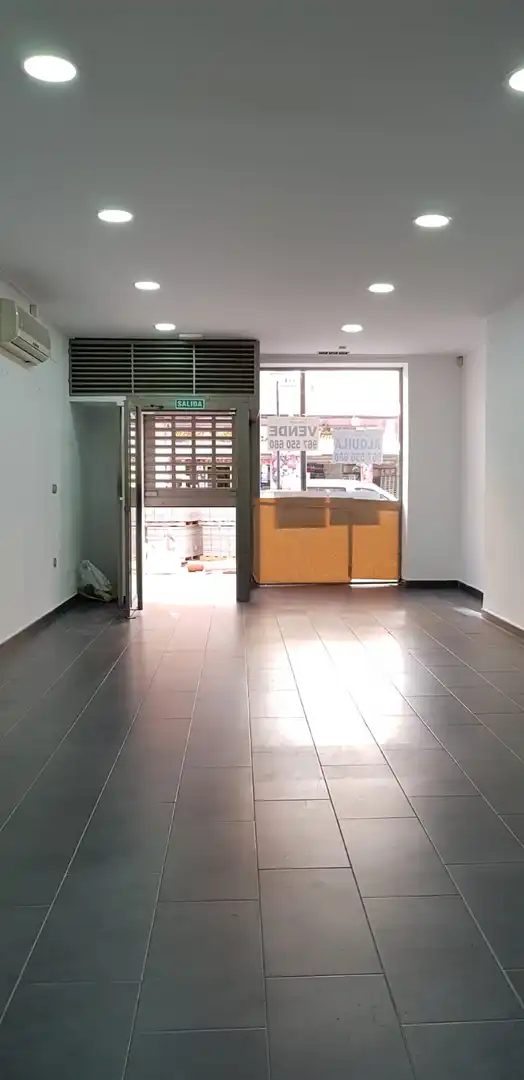 Local comercial en venda a Calle Hermanos Jiménez, imagen 4