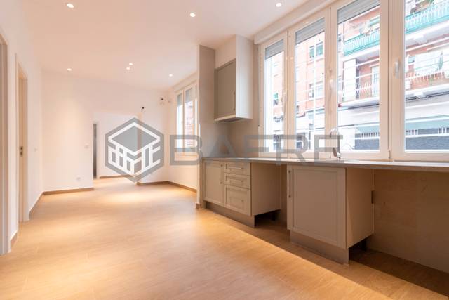 Piso en Venta en Calle Mercedes Domingo en Opañel