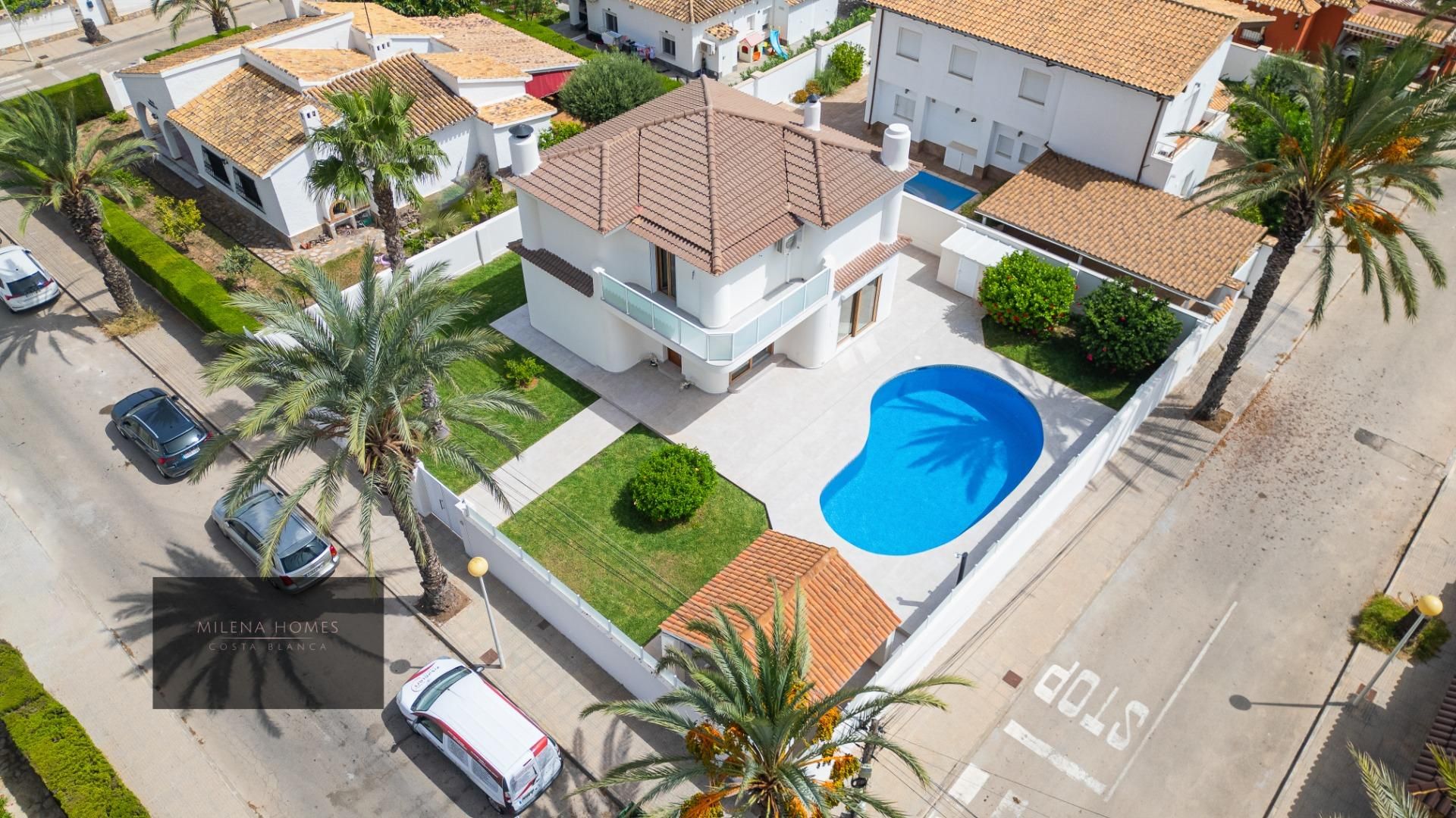 Exterior view of House or chalet for sale in Orihuela  with Air Conditioner, Private garden and Terrace