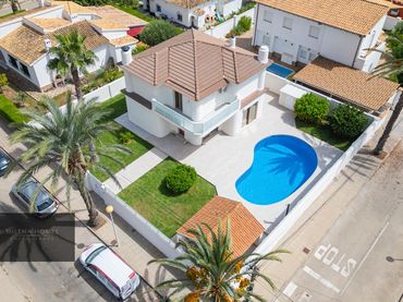 Villa avec balcon à vendre à Calle de Ariete