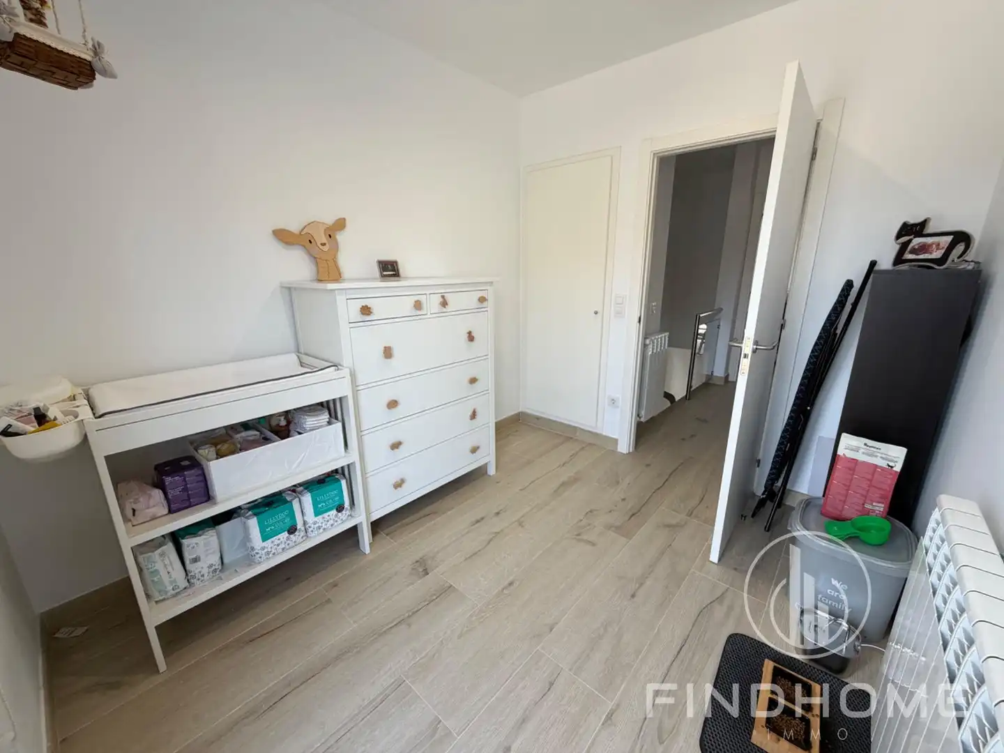 Schlafzimmer von Einfamilien-Reihenhaus zum Verkauf in Olot mit Klimaanlage, Heizung und Privatgarten