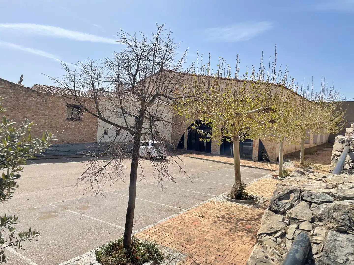 Vista exterior de Local en venda en Vall d'Alba